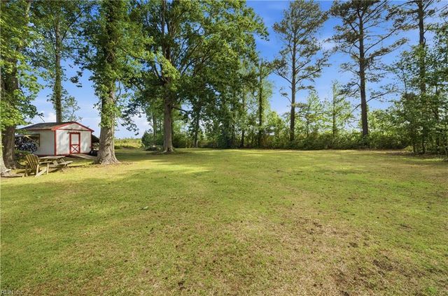 100 Longhorn DR, Moyock, NC 27958