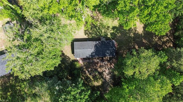 100 Longhorn DR, Moyock, NC 27958