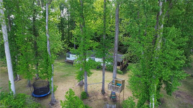 100 Longhorn DR, Moyock, NC 27958