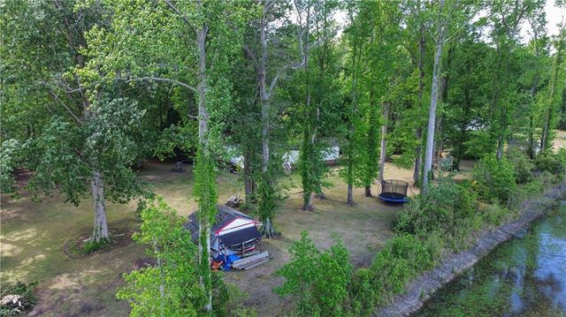 100 Longhorn DR, Moyock, NC 27958