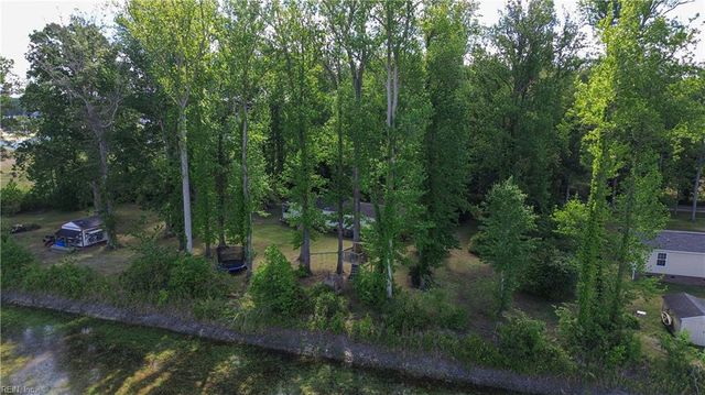 100 Longhorn DR, Moyock, NC 27958