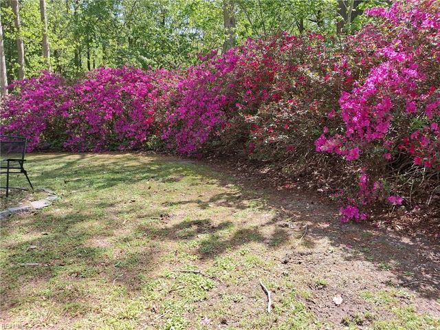 100 Longhorn DR, Moyock, NC 27958