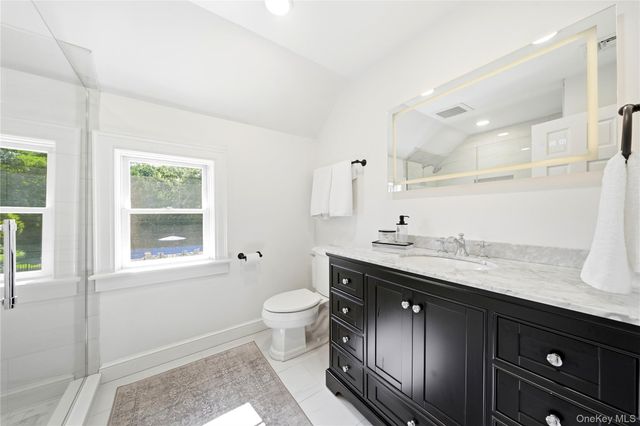22 S Gillette Avenue, Bayport, NY 11705