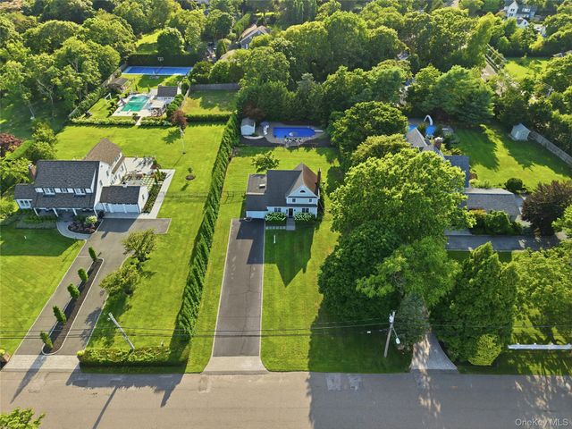 22 S Gillette Avenue, Bayport, NY 11705