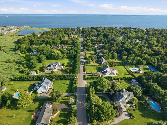 22 S Gillette Avenue, Bayport, NY 11705