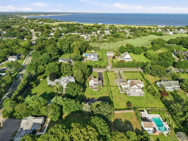 22 S Gillette Avenue, Bayport, NY 11705