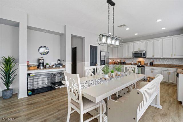 8130 Blue Daze CT, Lehigh Acres, FL 33972