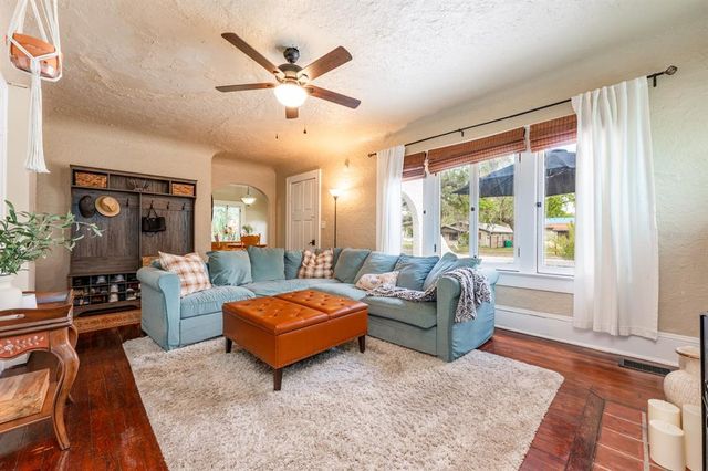 420 N CENTER STREET, Eustis, FL 32726