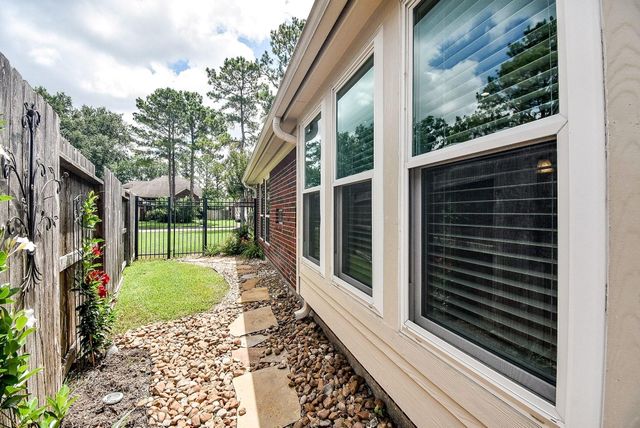 18025 Somerset Knolls, Houston, TX 77094