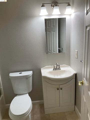 1202 Sycamore Drive 3, Antioch, CA 94509