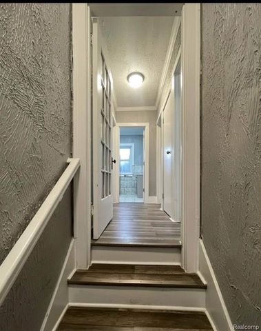 979 E Hollywood, Detroit, MI 48203