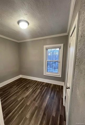 979 E Hollywood, Detroit, MI 48203