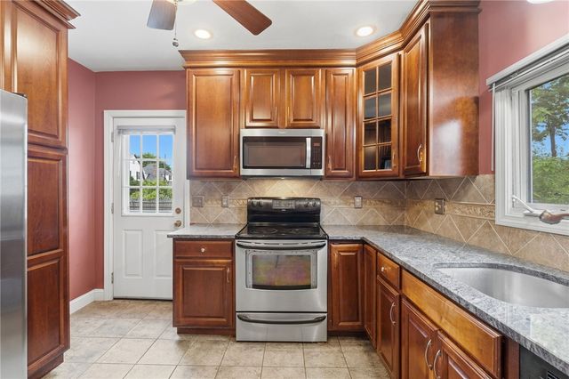 105 Park Avenue, Cranston, RI 02905