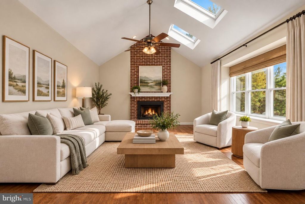 Image 9 of property listing at 1317 DASHER LN, Reston, VA 20190