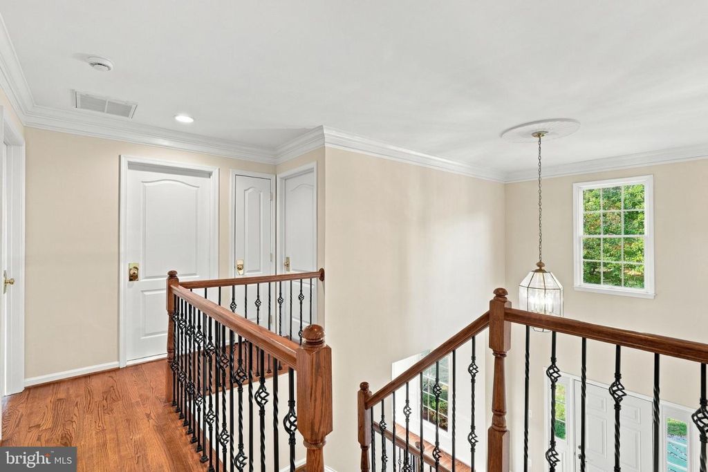 Image 11 of property listing at 1317 DASHER LN, Reston, VA 20190