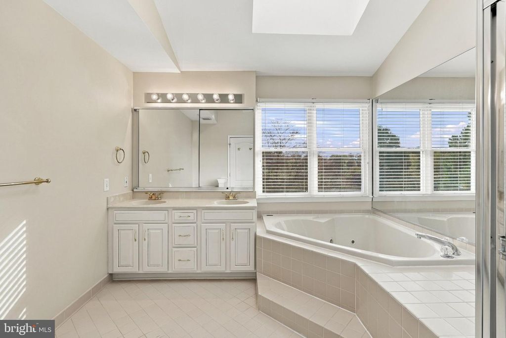 Image 14 of property listing at 1317 DASHER LN, Reston, VA 20190