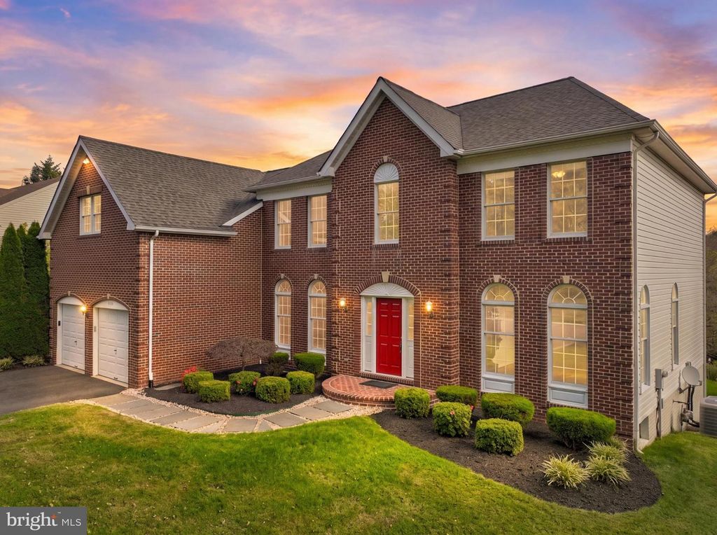 Image 3 of property listing at 1317 DASHER LN, Reston, VA 20190