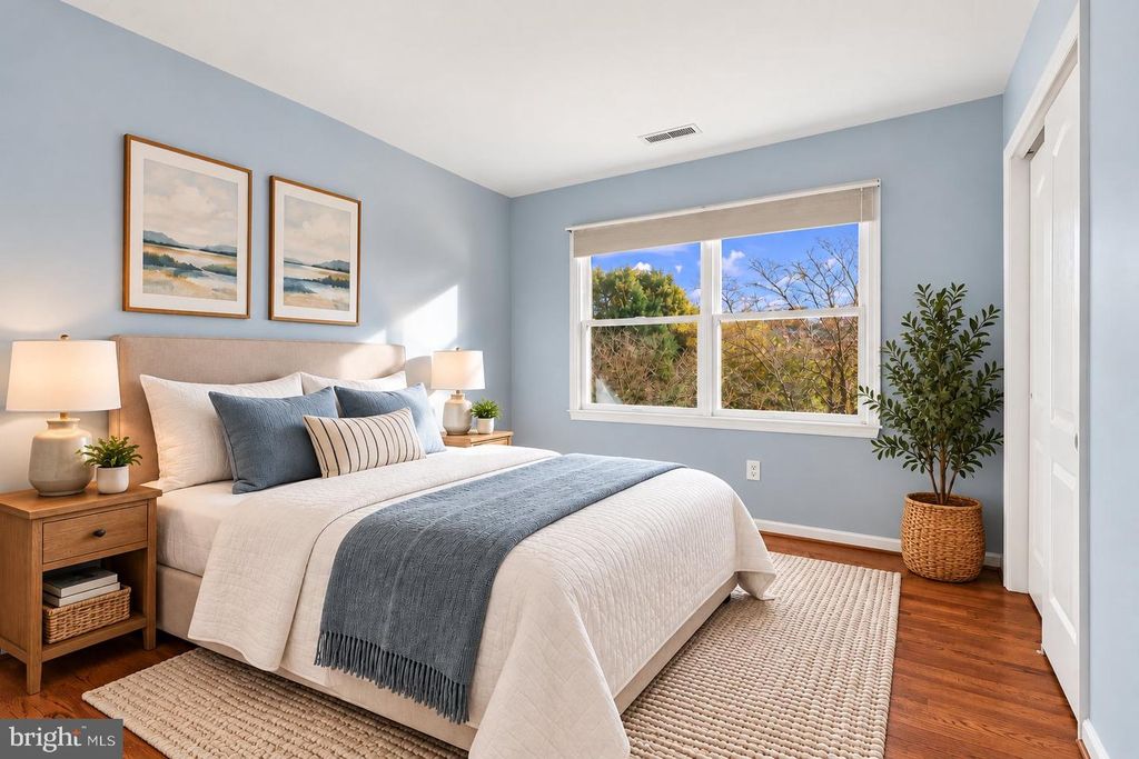 Image 17 of property listing at 1317 DASHER LN, Reston, VA 20190