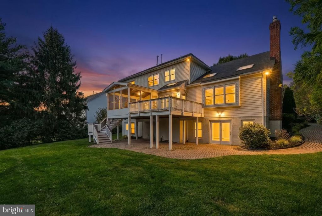 Image 18 of property listing at 1317 DASHER LN, Reston, VA 20190