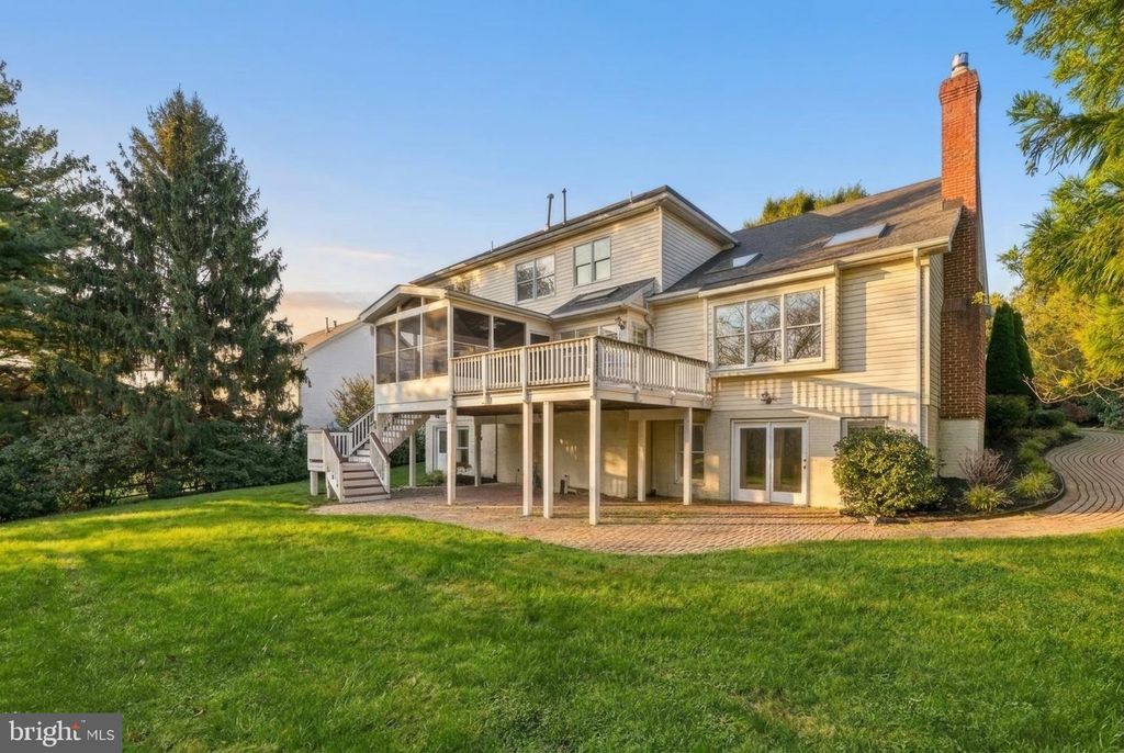Image 22 of property listing at 1317 DASHER LN, Reston, VA 20190
