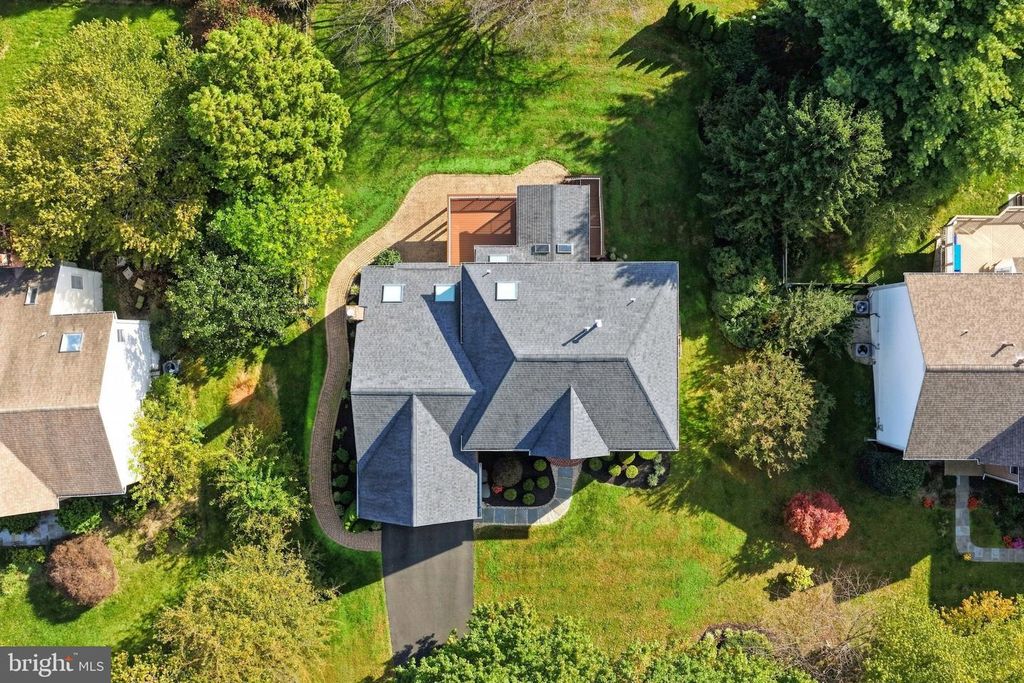 Image 23 of property listing at 1317 DASHER LN, Reston, VA 20190