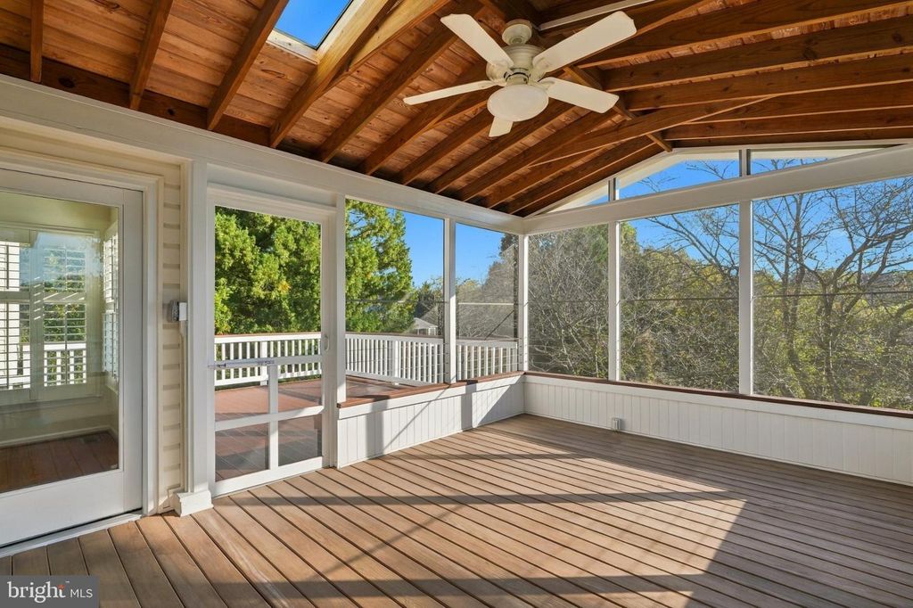 Image 25 of property listing at 1317 DASHER LN, Reston, VA 20190