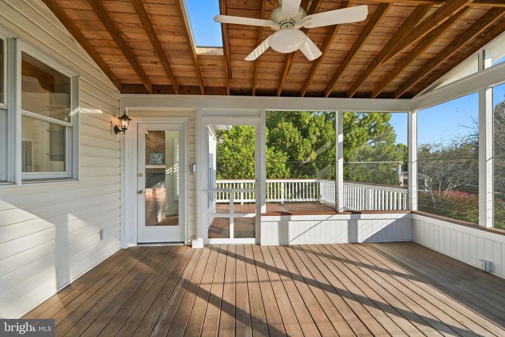 Image 26 of property listing at 1317 DASHER LN, Reston, VA 20190