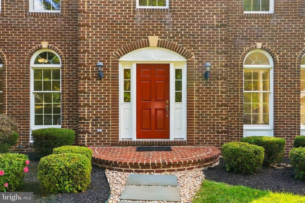 Image 5 of property listing at 1317 DASHER LN, Reston, VA 20190