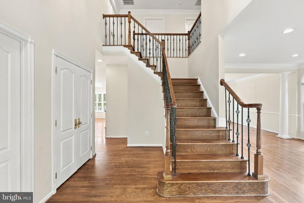 Image 6 of property listing at 1317 DASHER LN, Reston, VA 20190