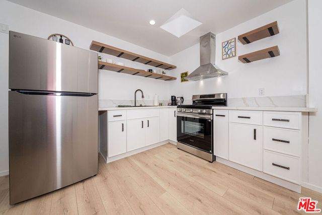 11315 Tiara Street, North Hollywood, CA 91601