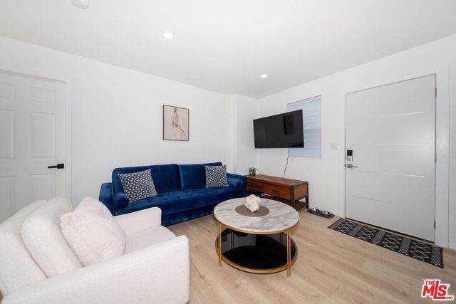 11315 Tiara Street, North Hollywood, CA 91601