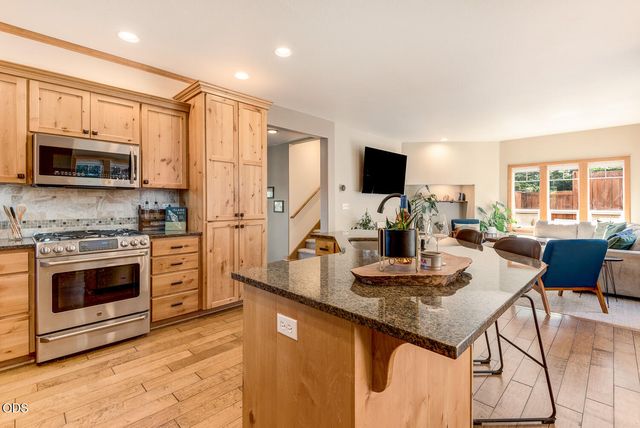 335 NW 17th Street, Bend, OR 97703