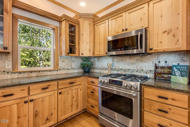 335 NW 17th Street, Bend, OR 97703