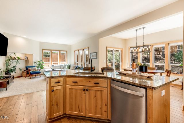 335 NW 17th Street, Bend, OR 97703