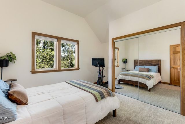 335 NW 17th Street, Bend, OR 97703
