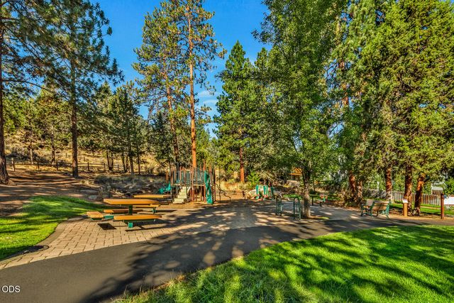 335 NW 17th Street, Bend, OR 97703