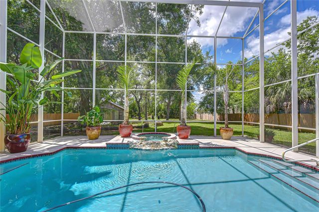 6213 PARKWAY BOULEVARD, Land O Lakes, FL 34639