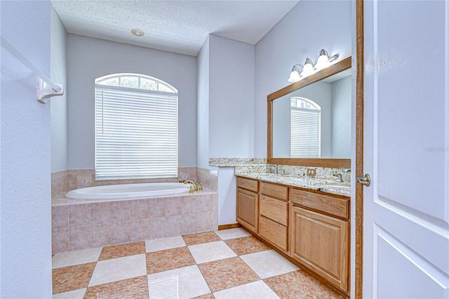 6213 PARKWAY BOULEVARD, Land O Lakes, FL 34639