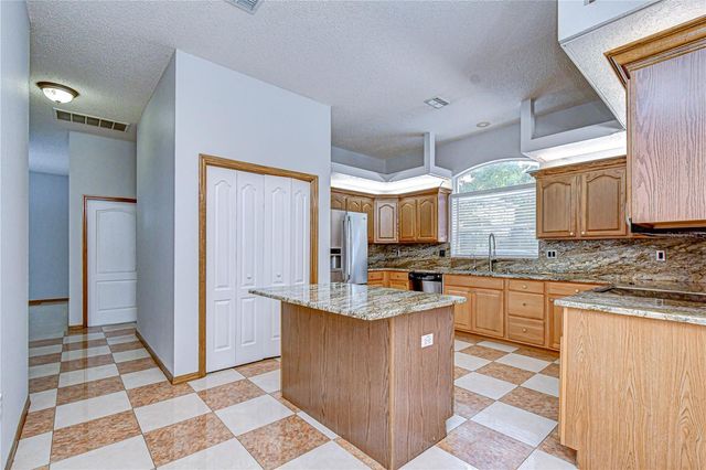 6213 PARKWAY BOULEVARD, Land O Lakes, FL 34639