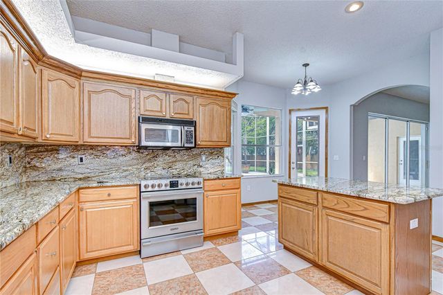 6213 PARKWAY BOULEVARD, Land O Lakes, FL 34639