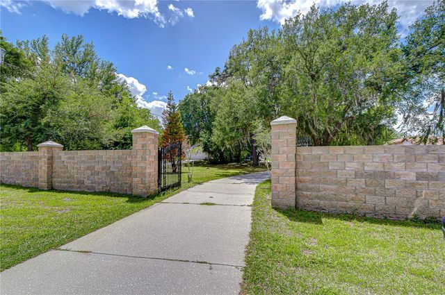 6213 PARKWAY BOULEVARD, Land O Lakes, FL 34639