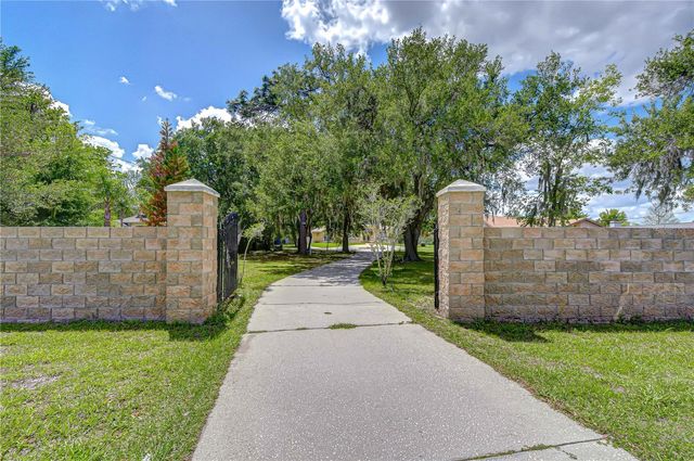 6213 PARKWAY BOULEVARD, Land O Lakes, FL 34639