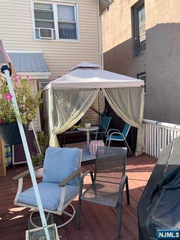 62 Park Avenue, Lyndhurst, NJ 07071
