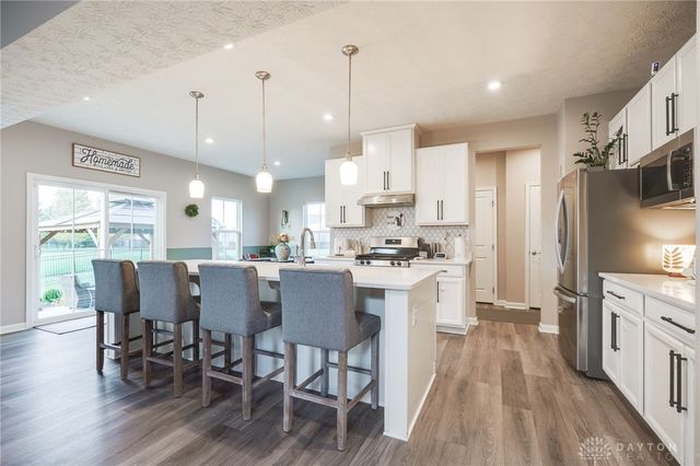 2064 Running Stream Court, Clearcreek Twp, OH 45458