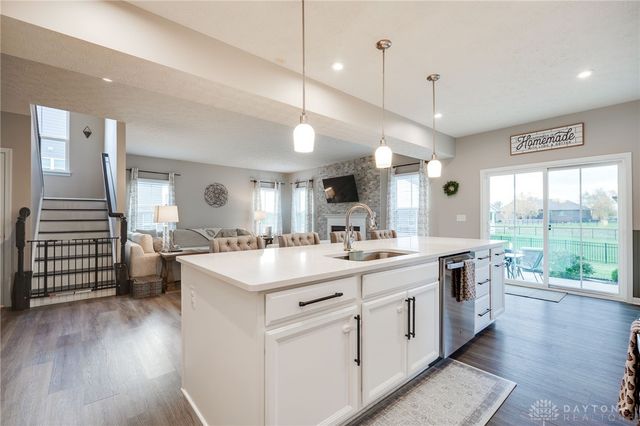 2064 Running Stream Court, Clearcreek Twp, OH 45458