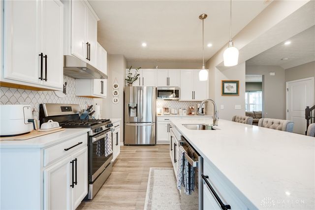 2064 Running Stream Court, Clearcreek Twp, OH 45458