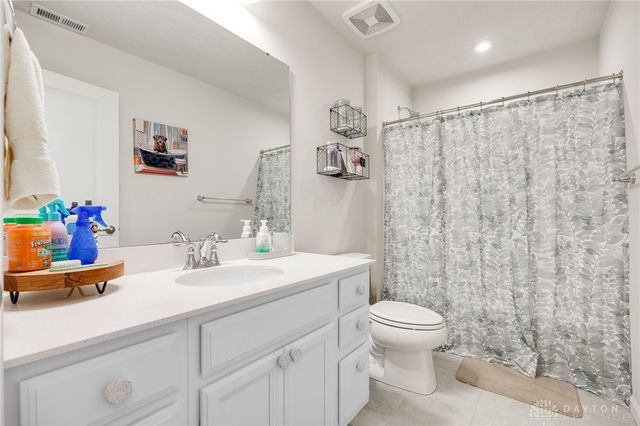 2064 Running Stream Court, Clearcreek Twp, OH 45458