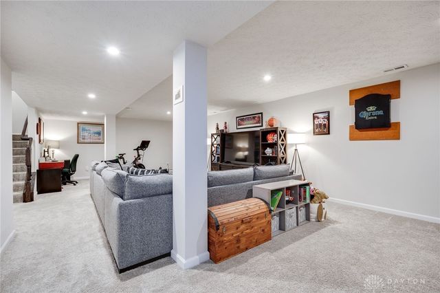 2064 Running Stream Court, Clearcreek Twp, OH 45458