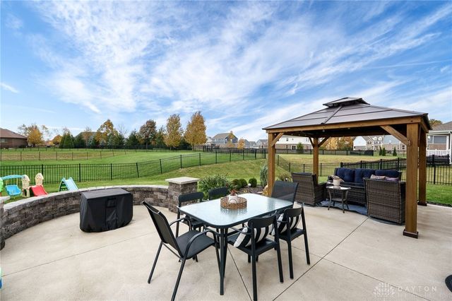 2064 Running Stream Court, Clearcreek Twp, OH 45458