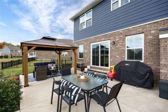 2064 Running Stream Court, Clearcreek Twp, OH 45458